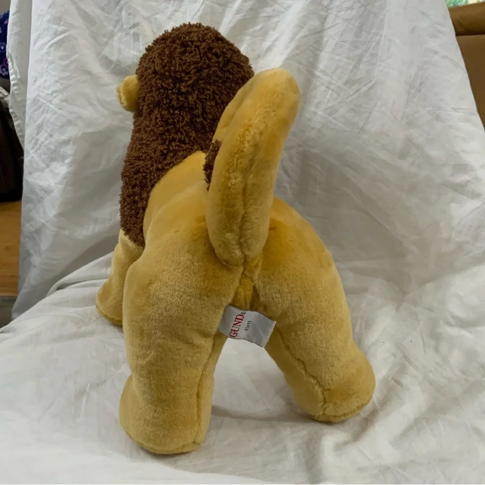 Gund Old Salem Winchester Lion Plush 12